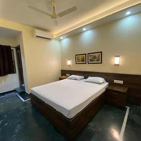 Shivam Hotels コルカタ エクステリア 写真