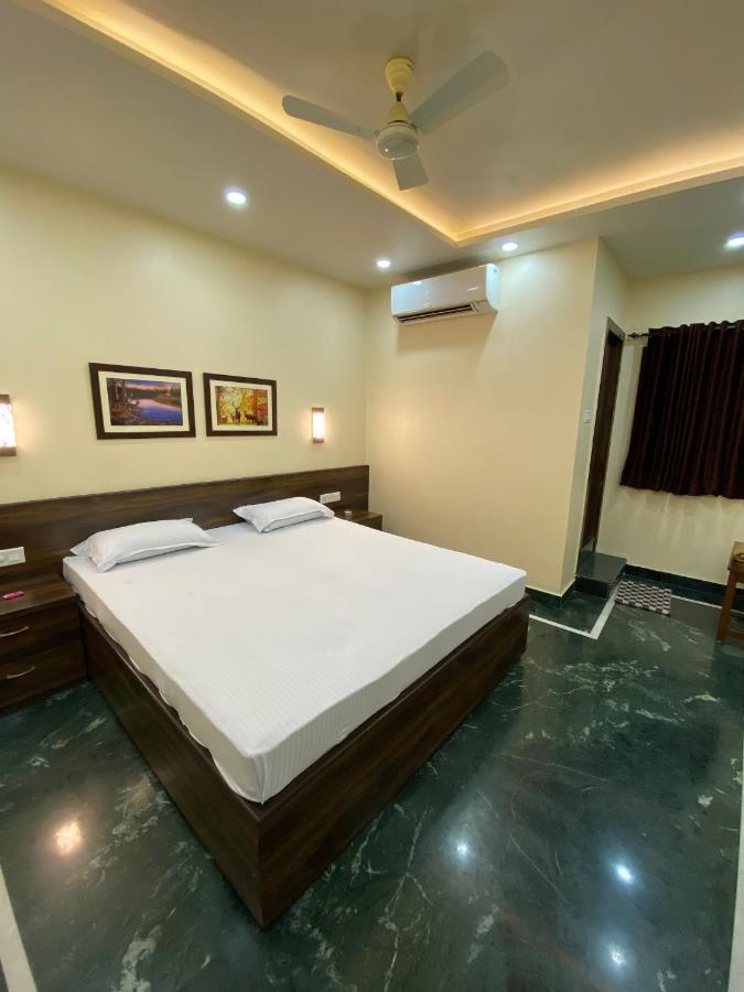 Shivam Hotels コルカタ エクステリア 写真