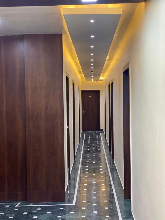 Shivam Hotels コルカタ エクステリア 写真